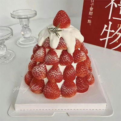 send two layer strawberry cake to  shanghai