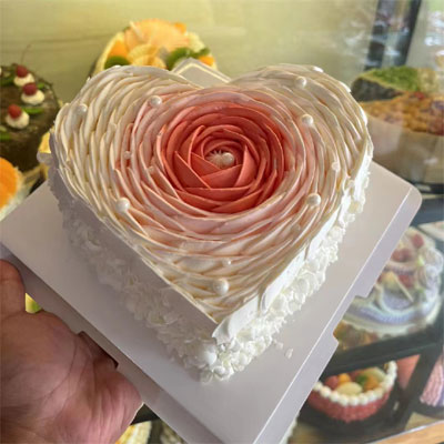 send heart cake to  shanghai