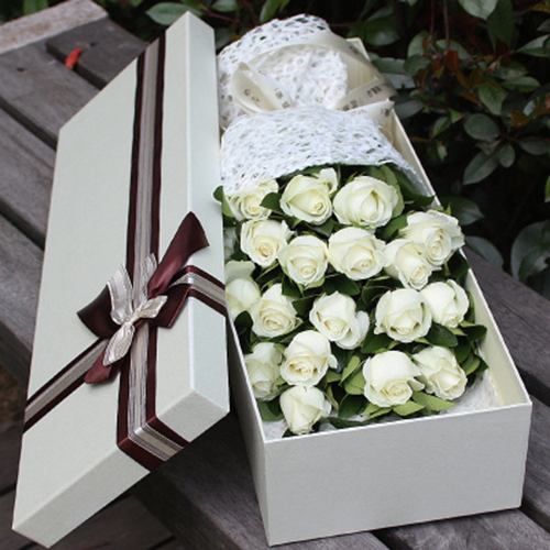 send 18 white roses 